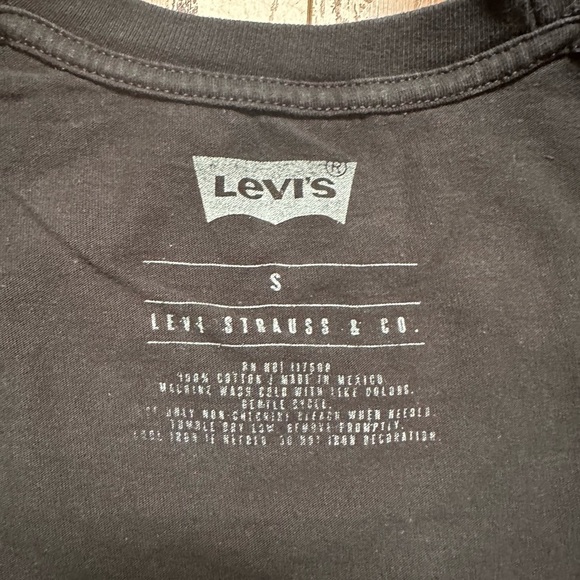 Levi's Multicolor Logo Black T-Shirt - Picture 2 of 6